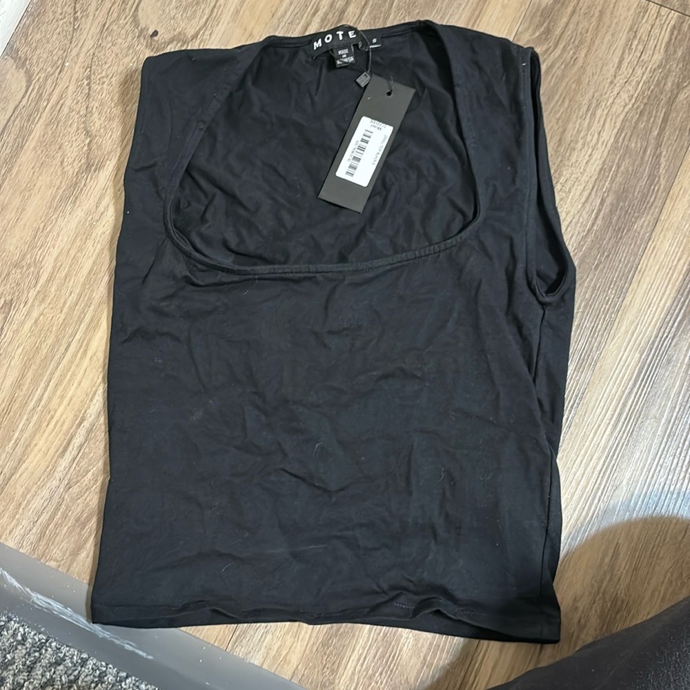 Jinsu Crop Top In Lycra Black motel rocks